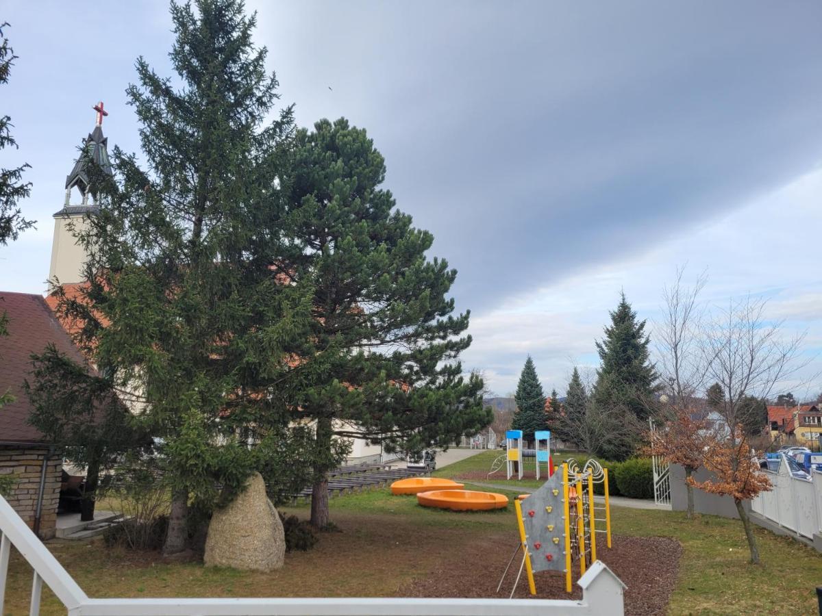 Apartament Nina Jelenia Góra Екстериор снимка